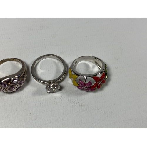 659 - FIVE ASSORTED SILVER RINGS