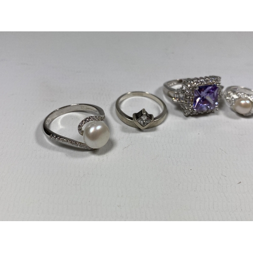 686 - FIVE ASSORTED SILVER RINGS