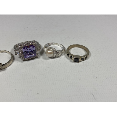 686 - FIVE ASSORTED SILVER RINGS