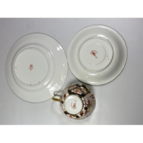 795 - A ROYAL CROWN DERBY IMARI MATCHED TRIO CUP & SAUCER SET