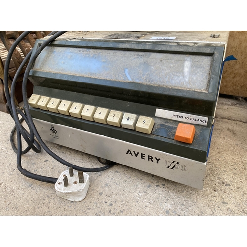 1212 - A SET OF RETRO/VINTAGE AVERY 1750 DIGITAL SHOP SCALES