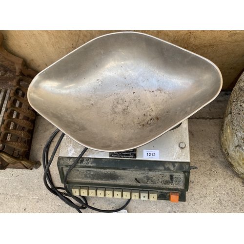 1212 - A SET OF RETRO/VINTAGE AVERY 1750 DIGITAL SHOP SCALES