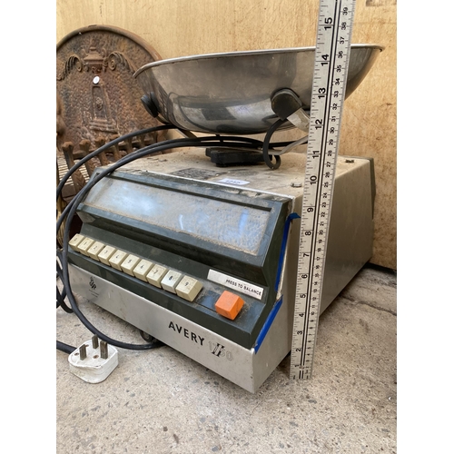 1212 - A SET OF RETRO/VINTAGE AVERY 1750 DIGITAL SHOP SCALES