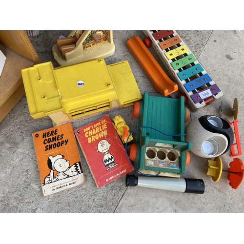 1368 - AN ASSORTMENT OF VINTAGE TOYS AND BOOKS