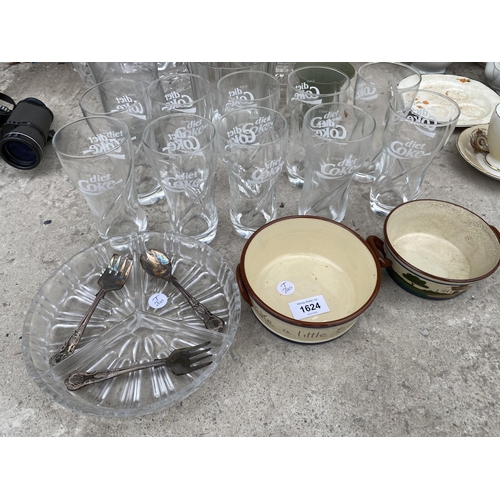 1624 - AN ASSORTMENT OF GLASS WARE TO IBNCLUDE HALF PINT GLASSES AND BOWLS ETC