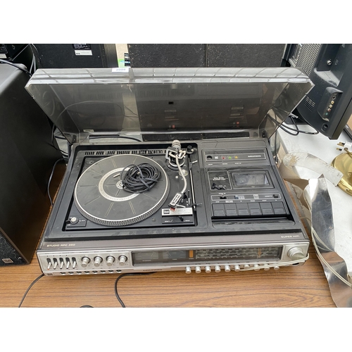 2099 - A GRUNDIG STUDI RPC 350 RECORD PLAYER AND TWO GRUNDIG SPEAKERS