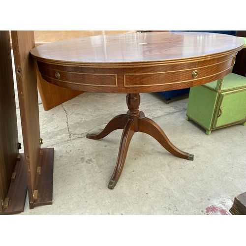 2319 - A 19TH CENTURY STYLE MAHOGANY AND CROSSBANDED DINING TABLE, 43