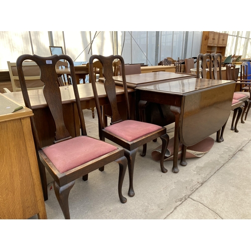 2381 - AN EARLY 20TH CENTURY OAK GATELEG DINING TABLE ON CABRIOLE LEGS AND FOUR MATCHING CHAIRS