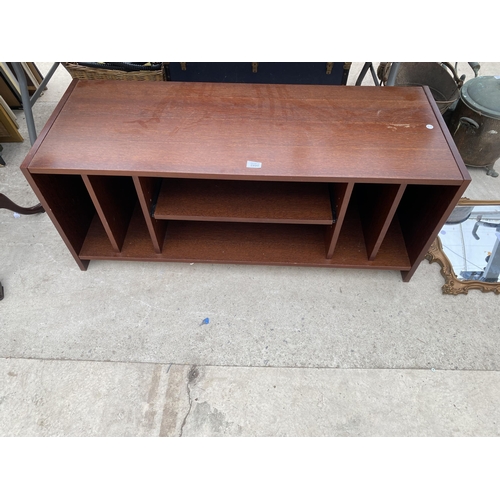 2490 - A MODERN OAK ENTERTAINMENT UNIT, 46