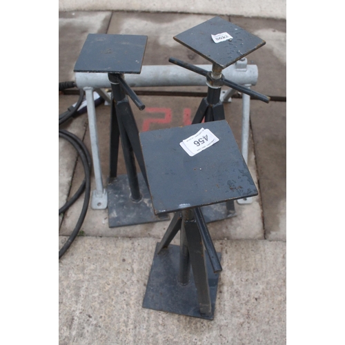 456 - 4 STEEL JACKS NO VAT