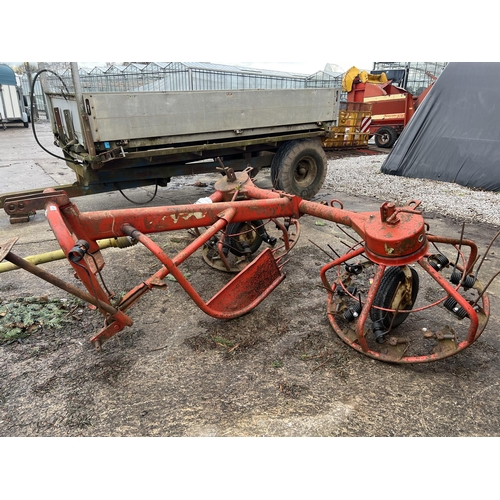 225 - PZ HAYBOB WITH NEW TINES & SPRINGS  NO VAT