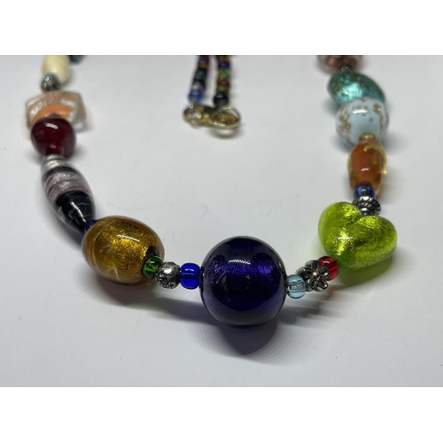 650 - A MURANO GLASS NECKLACE