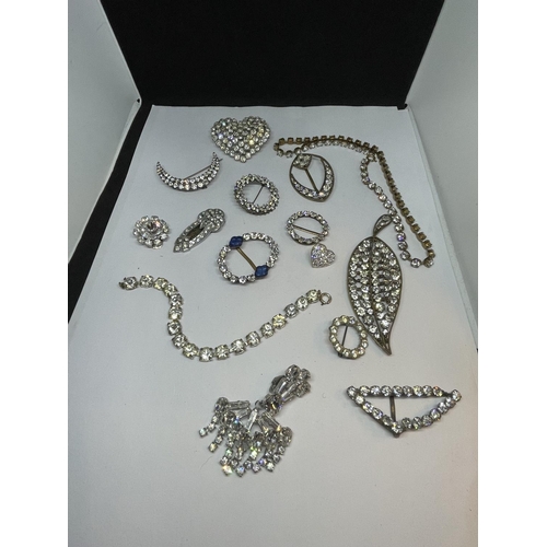 538 - VARIOUS CLEAR STONE ITEMS TO INCLUDE BROOCHES, BRACELET, NECKLACE ETC