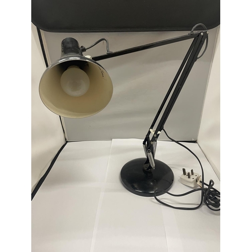 102 - A VINTAGE BLACK ANGLEPOISE LAMP