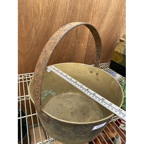 1227 - A VINTAGE BRASS JAM PAN