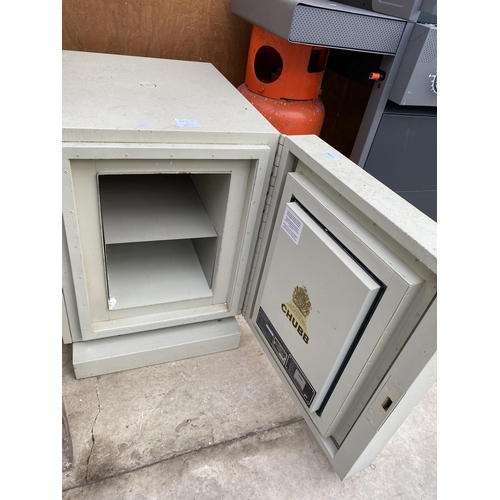 1300 - A LARGE CHUBB SAFE TO INCLUDE KEY