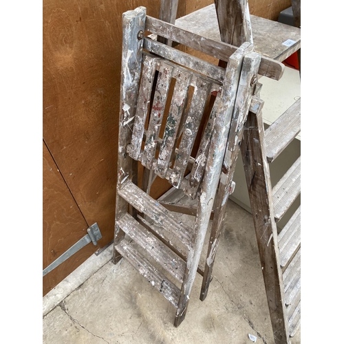 1301 - TWO VINTAGE WOODEN STEP LADDERS TO INCLUDE A FIVE RUNG AND A THREE RUNG