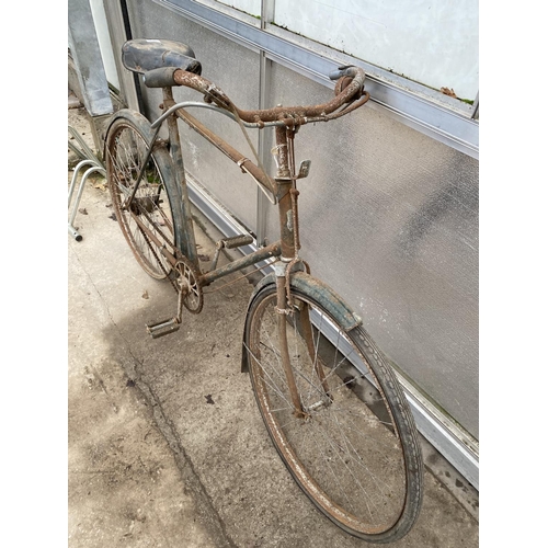 1375A - A VINTAGE GENTS PUSH BIKE WITH HURCLES SADDLE