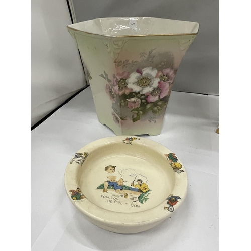 137A - A QUANTITY OF VINTAGE CERAMICS TO INCLUDE A BESWICK CHILD'S BOWL, FLORAL PLANTER, VASE, ETC