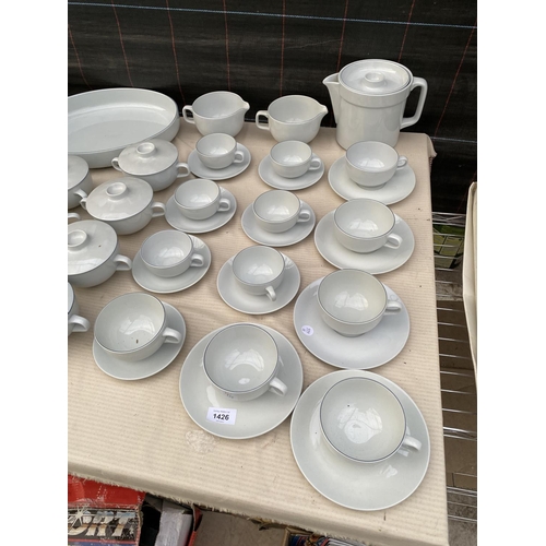 1426 - A LARGE CERAMIC DINNER SERVICE TO INCLUDE TRIOS, PLATES, TUREENS AND SOUP BOWLS ETC