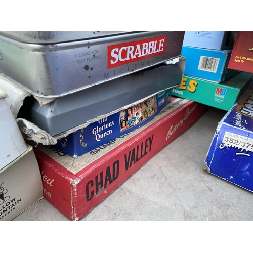 1487 - AN ASSORTMENT OF VINTAGE AND RETRO BOARD GAMES