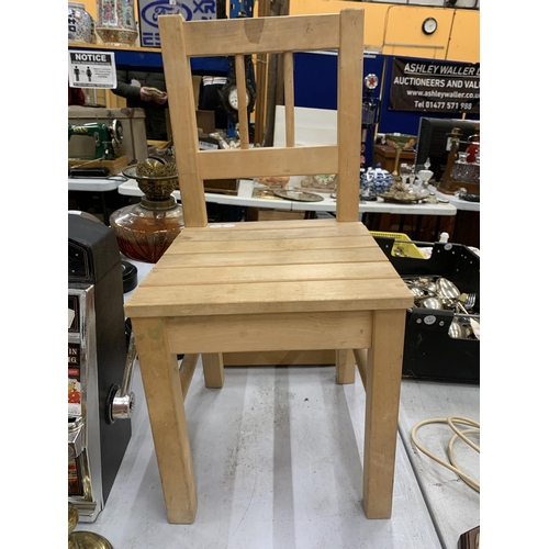 168 - A CHILD'S WOODEN CHAIR HEIGHT TO SEAT 29CM