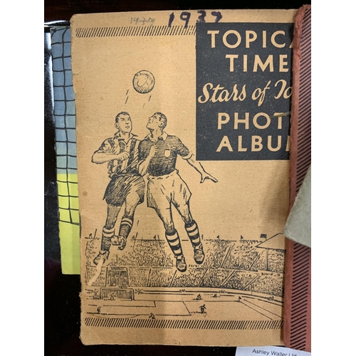 219 - A QUANTITY OF VINTAGE CIGARETTE ALBUMS, 'SPORT' TEAM PICTURE ALBUMS, 1971 SOCCER STAMP ALBUM, ETC