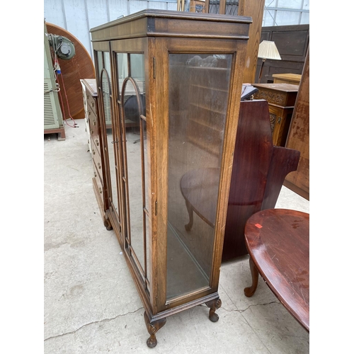 2248 - A MID 20TH CENTURY MAHOGANY TWO DOOR DISPLAY CABINET ON CABRIOLE LEGS, 37