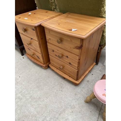 2251 - A PAIR OF MODERN PINE BEDSIDE CHESTS