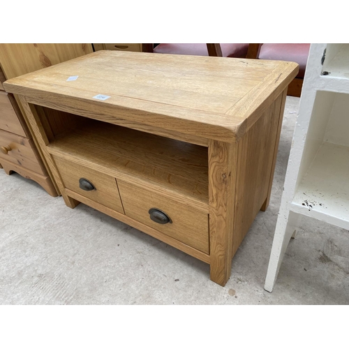 2256 - A MODERN OAK 'WILTSHIRE PREMIUM OAK' TV STAND AND PAINTED DRESSING STAND