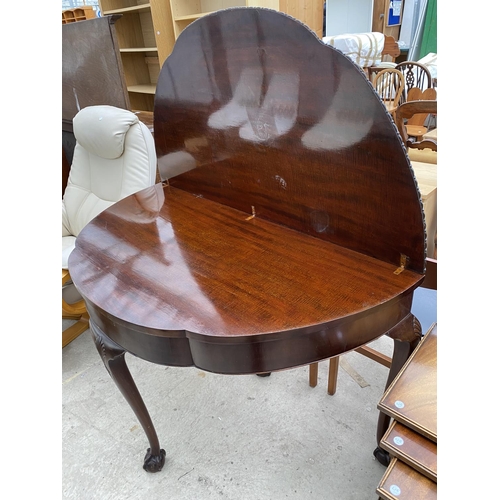 2281 - AN EARLY 20TH CENTURY MAHOGANY FOLD-OVER TEA TABLE WITH ROPE EDGE, ON CABRIOLE LEGS, WITH BALL AND C... 