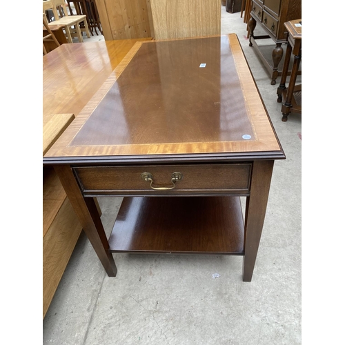 2359 - A MODERN MAHOGANY AND CROSSBANDED TWO TIER COFFEE TABLE WITH SINGLE END DRAWER, 44X22