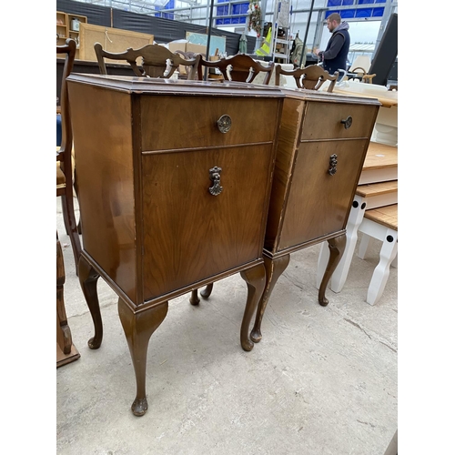 2364 - A PAIR OF 'WRIGHTON FURNITURE' SHINY WALNUT BEDSIDE LOCKERS ON CABRIOLE LEGS