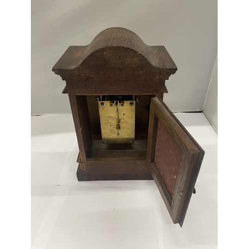 240 - A GERMAN (LENZKIRCH) MANTLE CLOCK