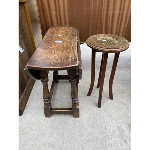 2440 - A MINIATURE OAK DROP-LEAF TABLE, 23