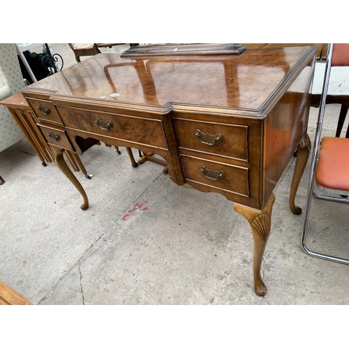 2455 - A MID 20TH CENTURY WALNUT DRESSING TABLE ON CABRIOLE LEGS, WITH TRIPLE MIRROR, 44