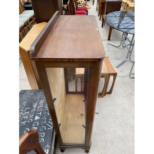 2466 - A MID 20TH CENTURY WALNUT DISPLAY CABINET ON CABRIOLE LEGS, 28