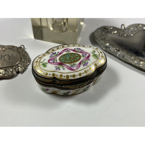 25 - A MIXED GROUP OF FOUR ITEMS TO INCLUDE CONTINENTAL ENAMEL LIDDED SNUFF BOX, HALLMARKED SILVER WHISKY... 