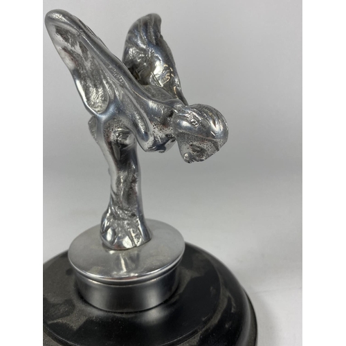 28 - A ROLLS ROYCE FLYING LADY DESK MODEL, HEIGHT 14CM