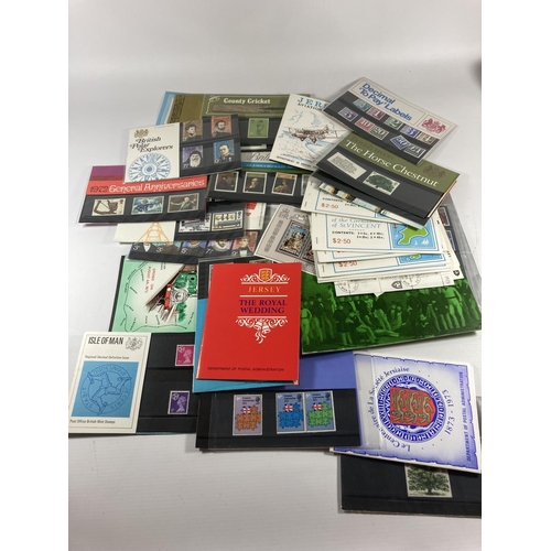 320 - A LARGE MIXED LOT OF FIRST DAY COVERS, STAMP ALBUMS ETC IN CARRY CASE