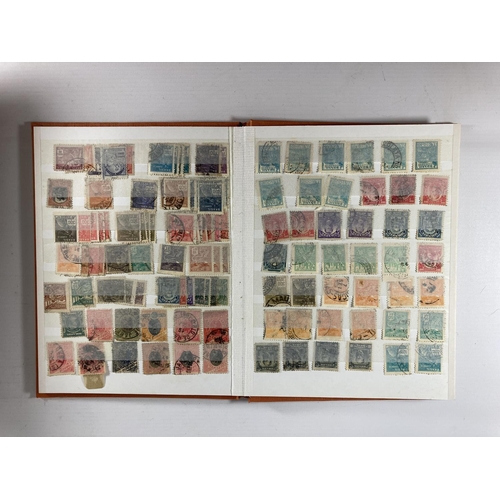 351 - A MIXED LOT OF ASSORTED STAMP ALBUMS