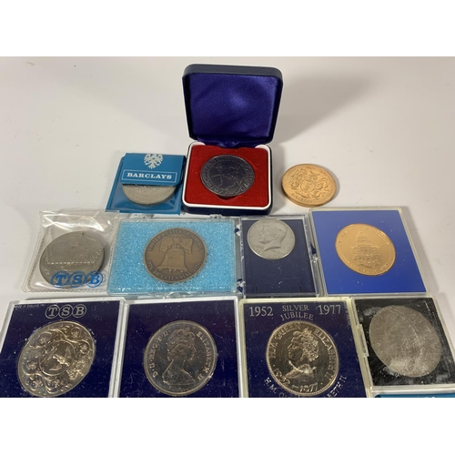 374 - A BAG OF ASSORTED COMMEMORATIVE COINS, SOME CASED ETC