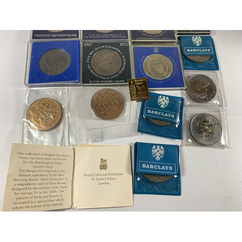 374 - A BAG OF ASSORTED COMMEMORATIVE COINS, SOME CASED ETC