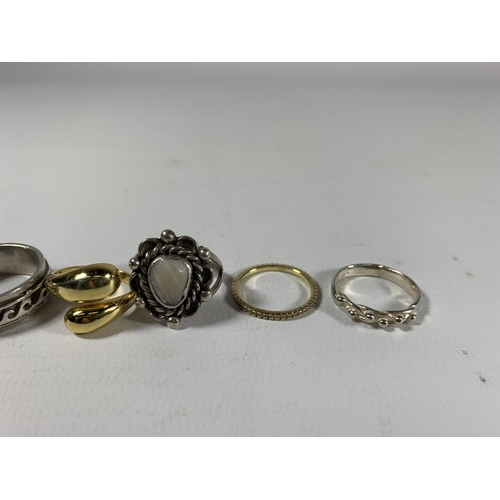 681 - A GROUP OF FIVE ASSORTED SILVER RINGS