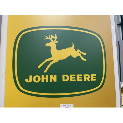 70 - A JOHN DEERE DOUBLE SIDED ILLUMINATED SIGN - WORKING AT TIME OF CATALOGUING WIDTH 40CM, HEIGHT 40CM,... 