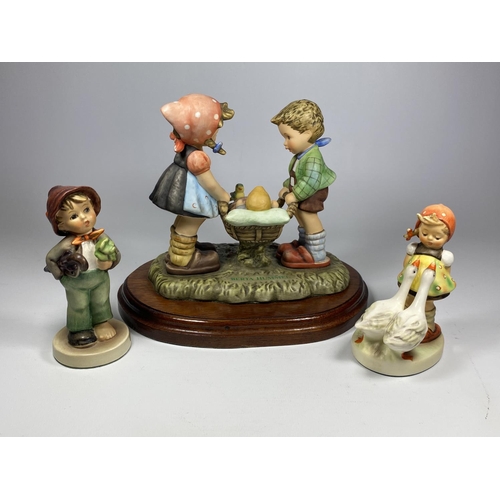 790 - A GROUP OF THREE VINTAGE HUMMEL FIGURES TO INCLUDE BOY & GIRL FIGURE GROUP ETC