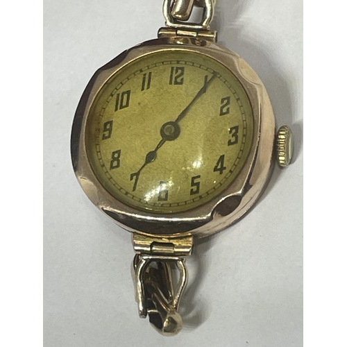 700 - A VINTAGE 9CT YELLOW GOLD LADIES WATCH & STRAP, WEIGHT 18.54G