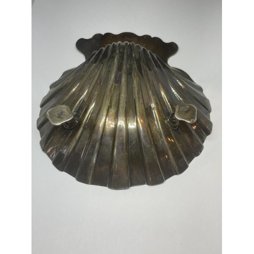 705 - A GEORGE II SILVER SHELL DESIGN DISH ON HOOF FEET, HALLMARKS FOR LONDON, 1755, MAKER SAMUEL HERBERT ... 