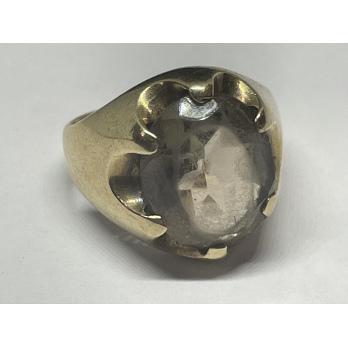 726 - A 9CT YELLOW GOLD SMOKEY QUARTZ STONE RING SIZE H/I