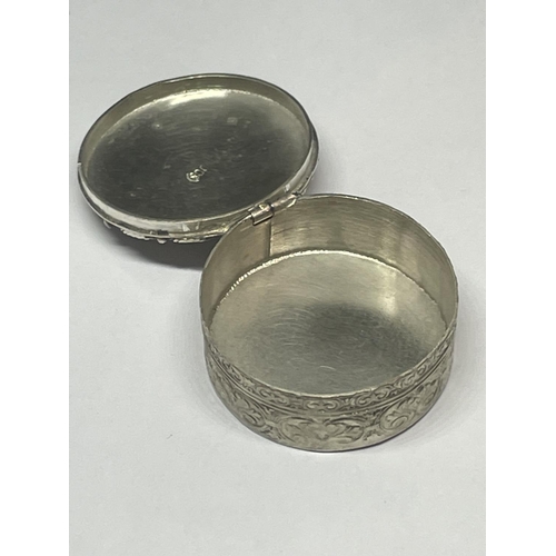 727 - A DECORATIVE .800 GRADE SILVER PILL BOX